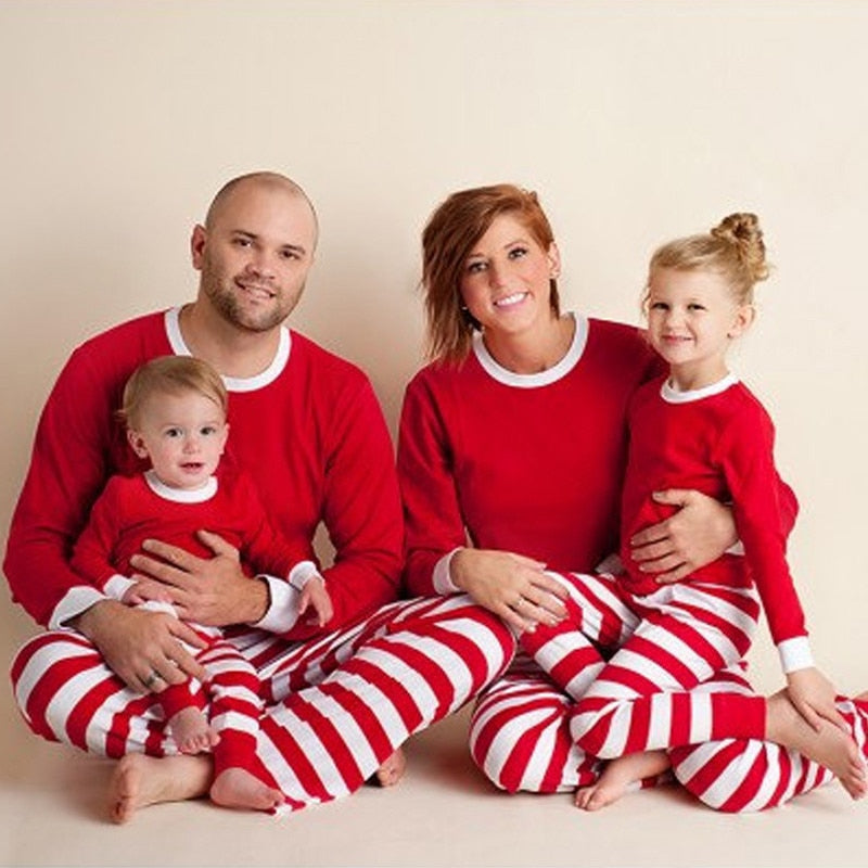 Family Matching Outfit Clothes 2018 Christmas Pajamas Set Mom and Daughter Full Sleeve Red White Green Stripes Sleepwear QZ031