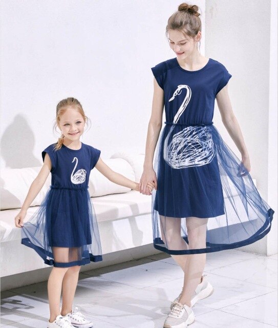 Mother daughter dresses 2019 New Little Swan Printed Mommy and me clothes Family look Mama and daughter dress