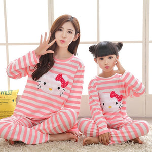 Baby Pajamas Family Matching Pyjamas suit 2017 Autumn Winter long sleeve Mother and Daughter clothes Polka Dot Ropa Mama E Hija