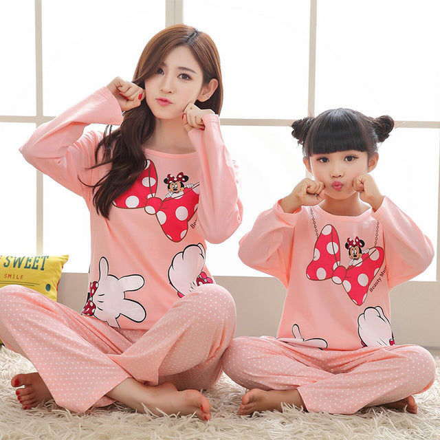 Baby Pajamas Family Matching Pyjamas suit 2017 Autumn Winter long sleeve Mother and Daughter clothes Polka Dot Ropa Mama E Hija