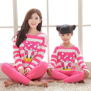 Baby Pajamas Family Matching Pyjamas suit 2017 Autumn Winter long sleeve Mother and Daughter clothes Polka Dot Ropa Mama E Hija