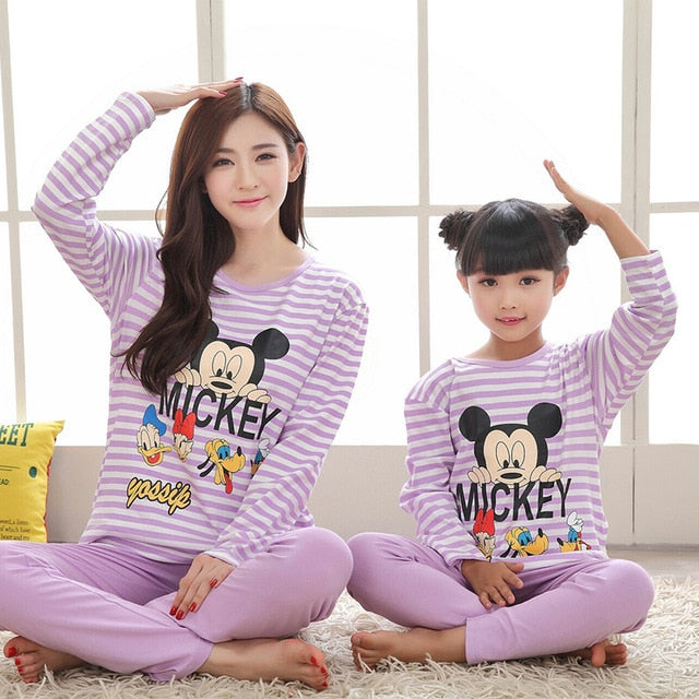 Baby Pajamas Family Matching Pyjamas suit 2017 Autumn Winter long sleeve Mother and Daughter clothes Polka Dot Ropa Mama E Hija